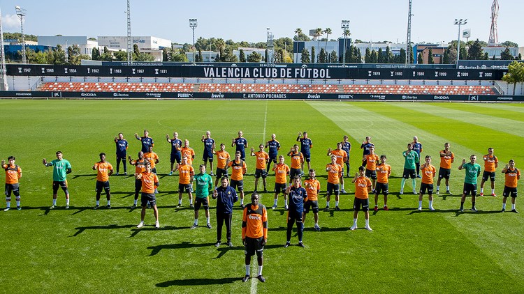 VALENCIA CF STAND AS ONE TO SHOW THEIR FULL BACKING TO MOUCTAR DIAKHABY